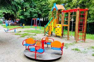 Обустройство детской площадки в Соломенском районе г.Киева